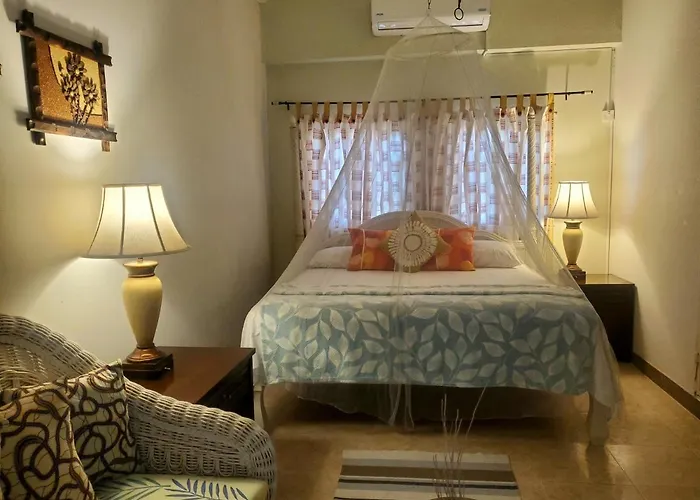 Sunbreeze Ocho Rios - A Spacious, Homely Apartment