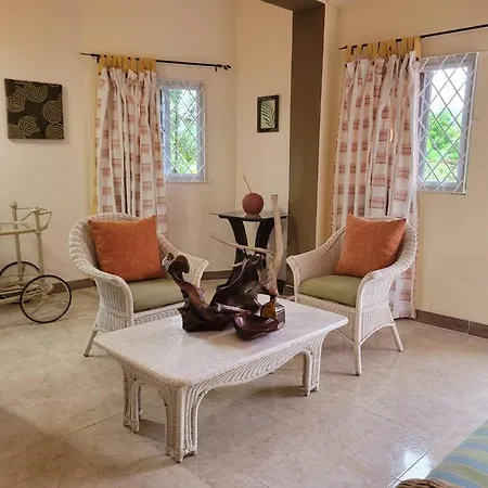 Sunbreeze Ocho Rios - A Spacious, Homely Apartment Exterior photo